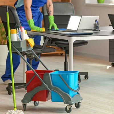 Pulizia postazioni ufficio